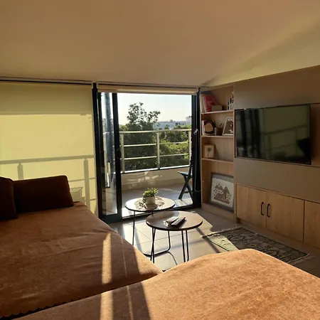 Apartment The Loft Life Golem (Tirana)